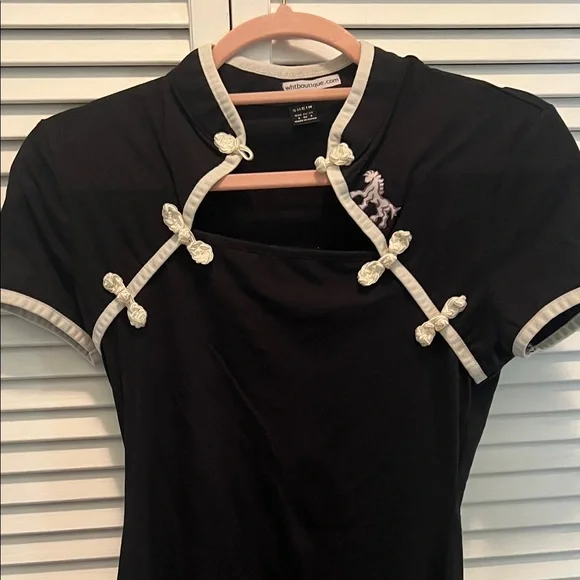 # 0692+ SHEIN Black Mini Dress with White Trim & WHT logo - Picture 3 of 5